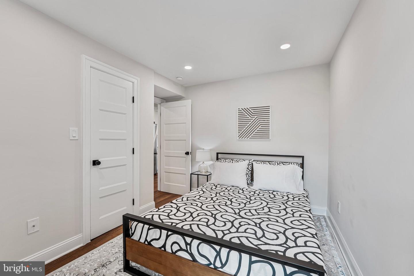 646 LEXINGTON PL NE, WASHINGTON, District Of Columbia 20002, 6 Bedrooms Bedrooms, ,4 BathroomsBathrooms,Residential,For sale,646 LEXINGTON PL NE,DCDC2204078 MLS # DCDC2204078