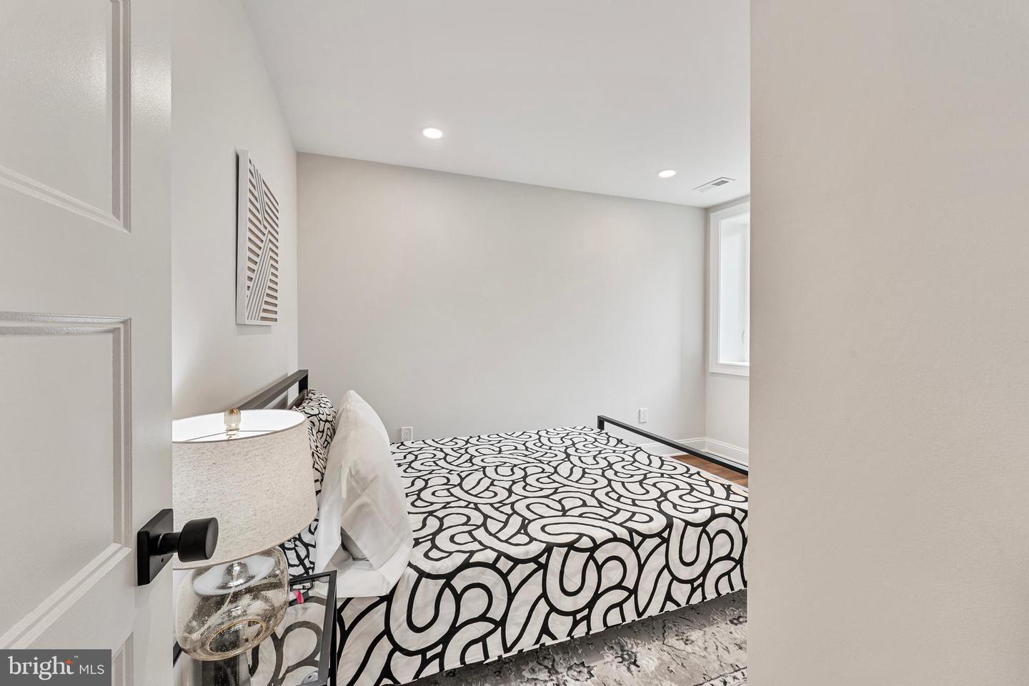 646 LEXINGTON PL NE, WASHINGTON, District Of Columbia 20002, 6 Bedrooms Bedrooms, ,4 BathroomsBathrooms,Residential,For sale,646 LEXINGTON PL NE,DCDC2204078 MLS # DCDC2204078