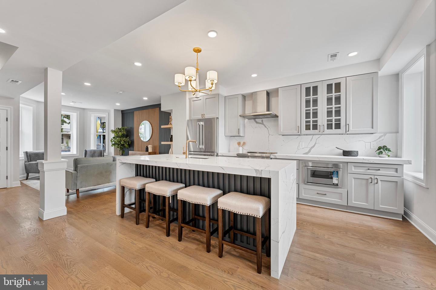 646 LEXINGTON PL NE, WASHINGTON, District Of Columbia 20002, 6 Bedrooms Bedrooms, ,4 BathroomsBathrooms,Residential,For sale,646 LEXINGTON PL NE,DCDC2204078 MLS # DCDC2204078