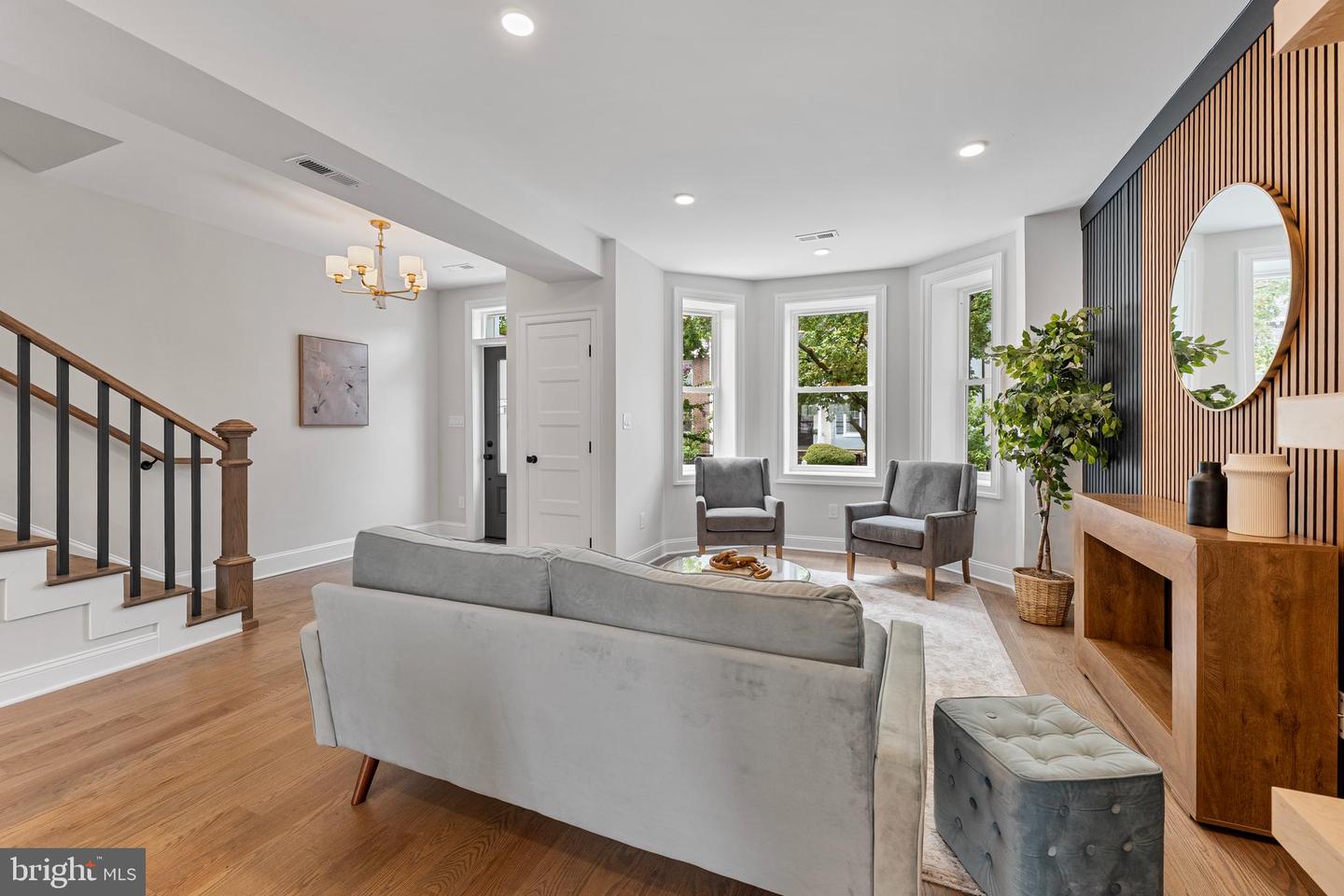 646 LEXINGTON PL NE, WASHINGTON, District Of Columbia 20002, 6 Bedrooms Bedrooms, ,4 BathroomsBathrooms,Residential,For sale,646 LEXINGTON PL NE,DCDC2204078 MLS # DCDC2204078