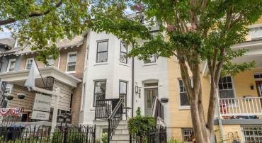 646 LEXINGTON PL NE, WASHINGTON, District Of Columbia 20002, 6 Bedrooms Bedrooms, ,4 BathroomsBathrooms,Residential,For sale,646 LEXINGTON PL NE,DCDC2204078 MLS # DCDC2204078
