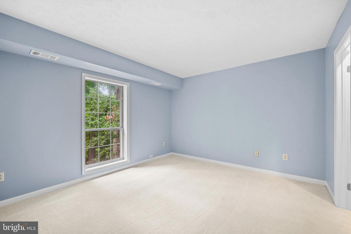 7620 WILLOW POINT DR #7620, FALLS CHURCH, Virginia 22042, 2 Bedrooms Bedrooms, ,2 BathroomsBathrooms,Residential,For sale,7620 WILLOW POINT DR #7620,VAFX2245570 MLS # VAFX2245570