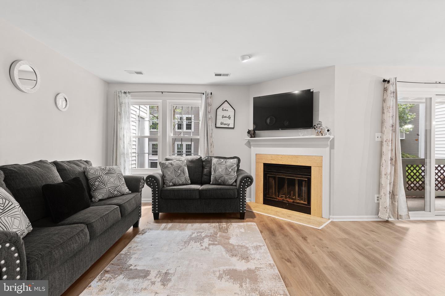 12909 ROUTE 50 #12909A, FAIRFAX, Virginia 22033, 2 Bedrooms Bedrooms, ,2 BathroomsBathrooms,Residential,For sale,12909 ROUTE 50 #12909A,VAFX2245898 MLS # VAFX2245898