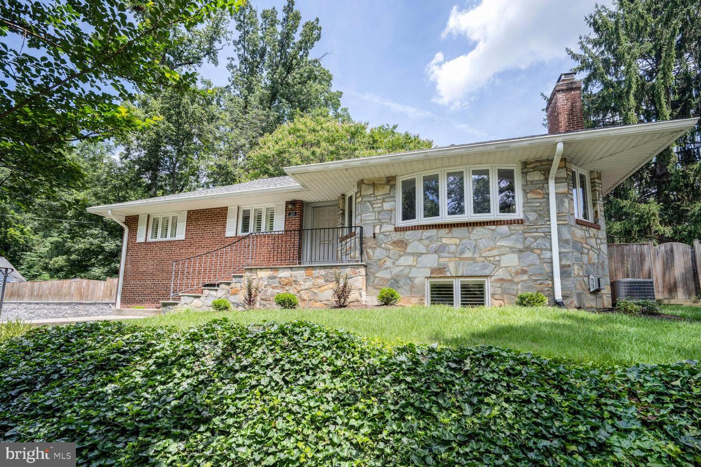 3101 N THOMAS ST, ARLINGTON, Virginia 22207, 5 Bedrooms Bedrooms, ,3 BathroomsBathrooms,Residential,For sale,3101 N THOMAS ST,VAAR2059132 MLS # VAAR2059132