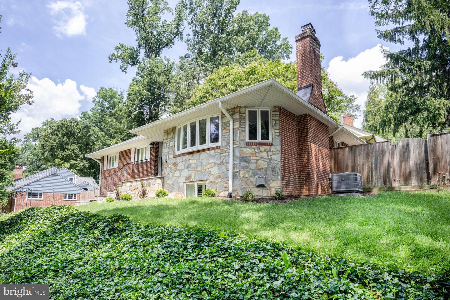 3101 N THOMAS ST, ARLINGTON, Virginia 22207, 5 Bedrooms Bedrooms, ,3 BathroomsBathrooms,Residential,For sale,3101 N THOMAS ST,VAAR2059132 MLS # VAAR2059132