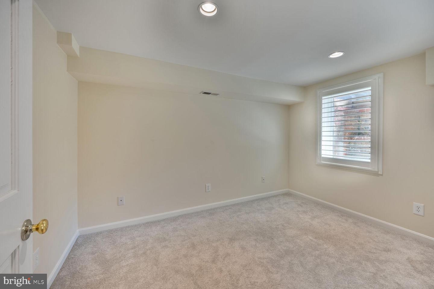 3101 N THOMAS ST, ARLINGTON, Virginia 22207, 5 Bedrooms Bedrooms, ,3 BathroomsBathrooms,Residential,For sale,3101 N THOMAS ST,VAAR2059132 MLS # VAAR2059132