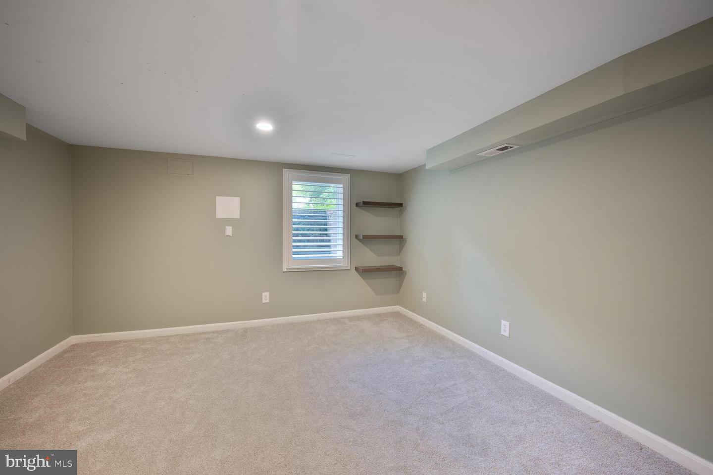 3101 N THOMAS ST, ARLINGTON, Virginia 22207, 5 Bedrooms Bedrooms, ,3 BathroomsBathrooms,Residential,For sale,3101 N THOMAS ST,VAAR2059132 MLS # VAAR2059132