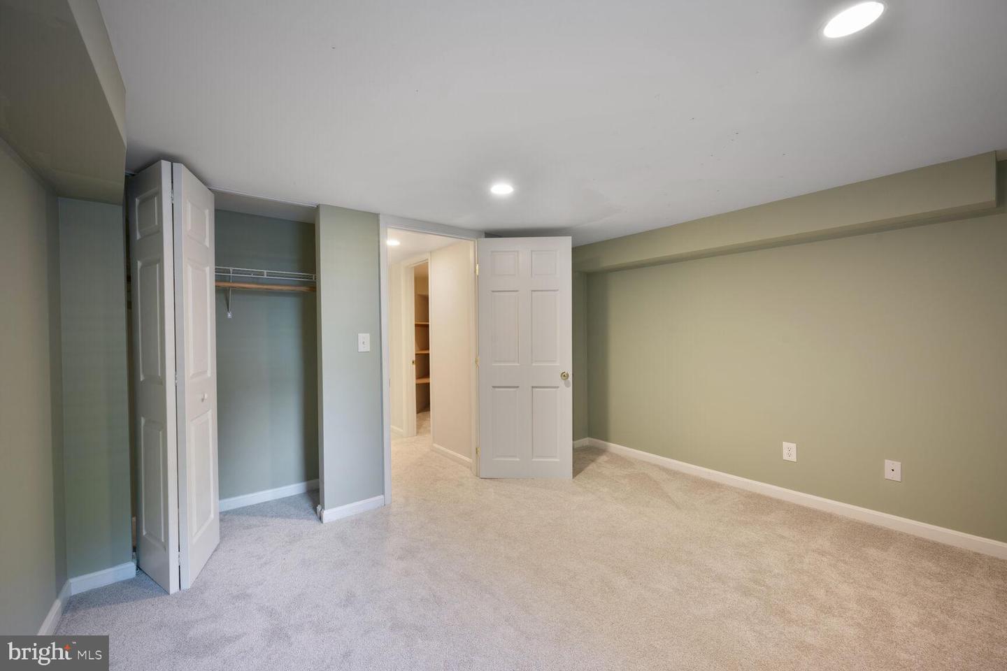 3101 N THOMAS ST, ARLINGTON, Virginia 22207, 5 Bedrooms Bedrooms, ,3 BathroomsBathrooms,Residential,For sale,3101 N THOMAS ST,VAAR2059132 MLS # VAAR2059132