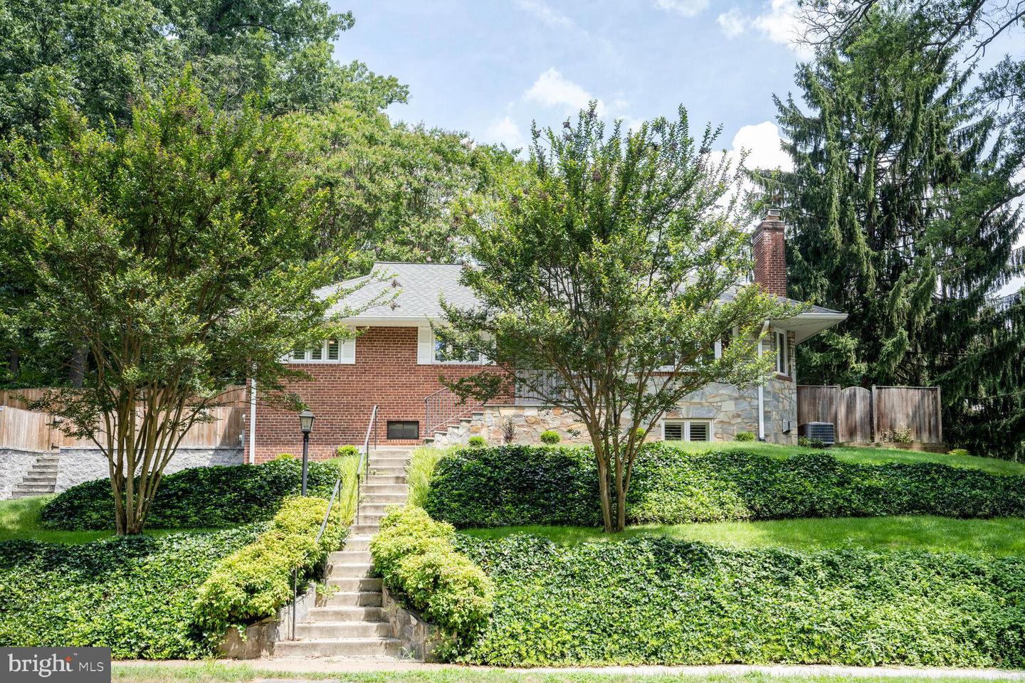 3101 N THOMAS ST, ARLINGTON, Virginia 22207, 5 Bedrooms Bedrooms, ,3 BathroomsBathrooms,Residential,For sale,3101 N THOMAS ST,VAAR2059132 MLS # VAAR2059132