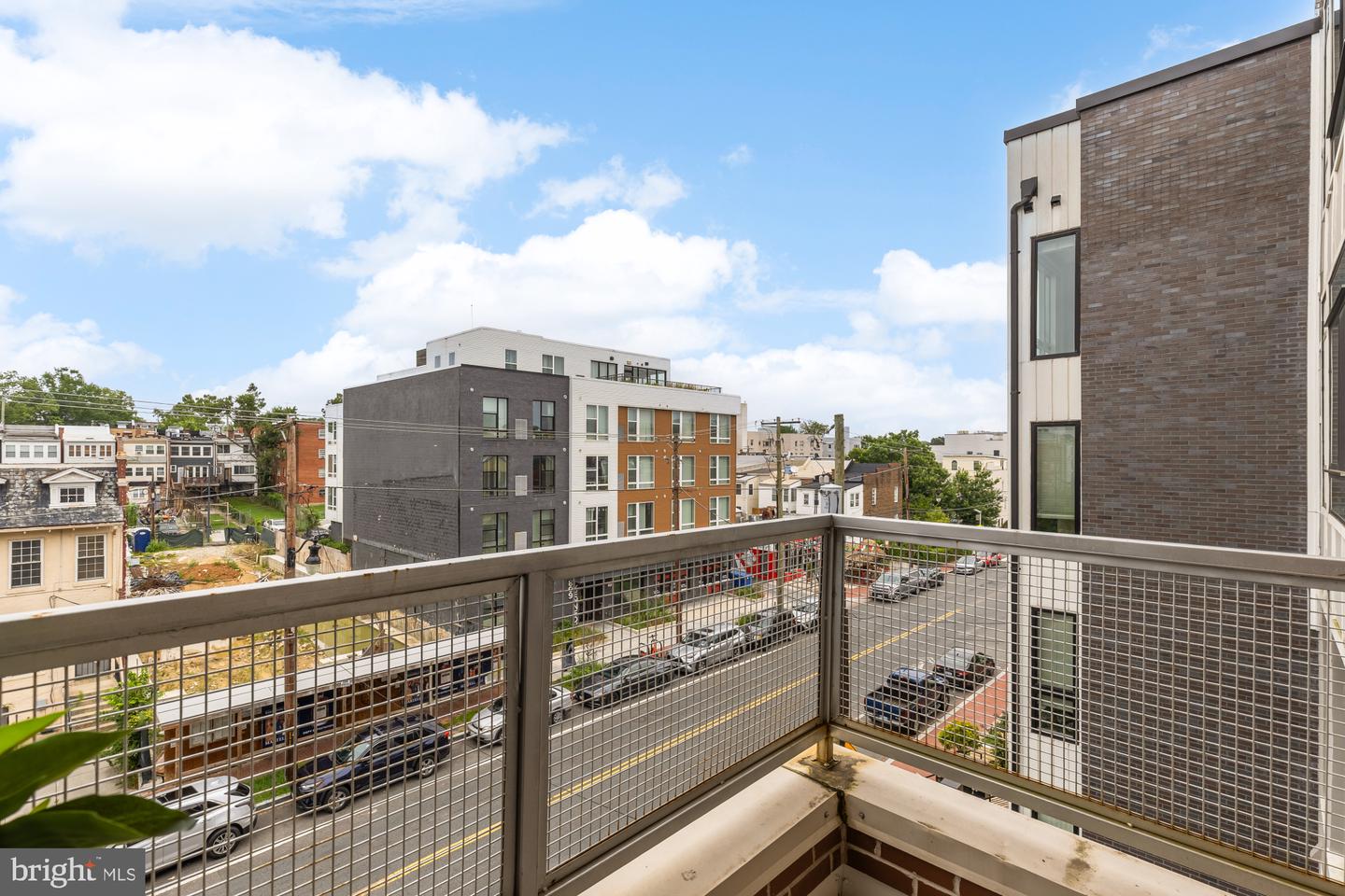 822 KENNEDY ST NW #8, WASHINGTON, District Of Columbia 20011, 2 Bedrooms Bedrooms, ,2 BathroomsBathrooms,Residential,For sale,822 KENNEDY ST NW #8,DCDC2205740 MLS # DCDC2205740