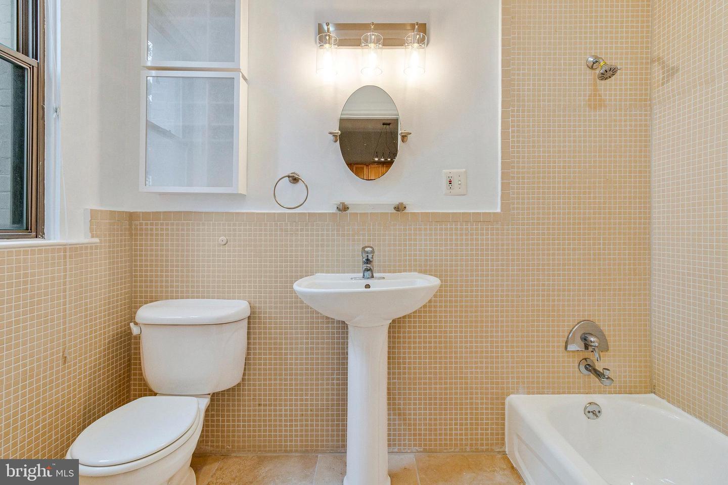 1822-15TH NW 15TH ST NW #202, WASHINGTON, District Of Columbia 20009, ,1 BathroomBathrooms,Residential,For sale,1822-15TH NW 15TH ST NW #202,DCDC2205866 MLS # DCDC2205866