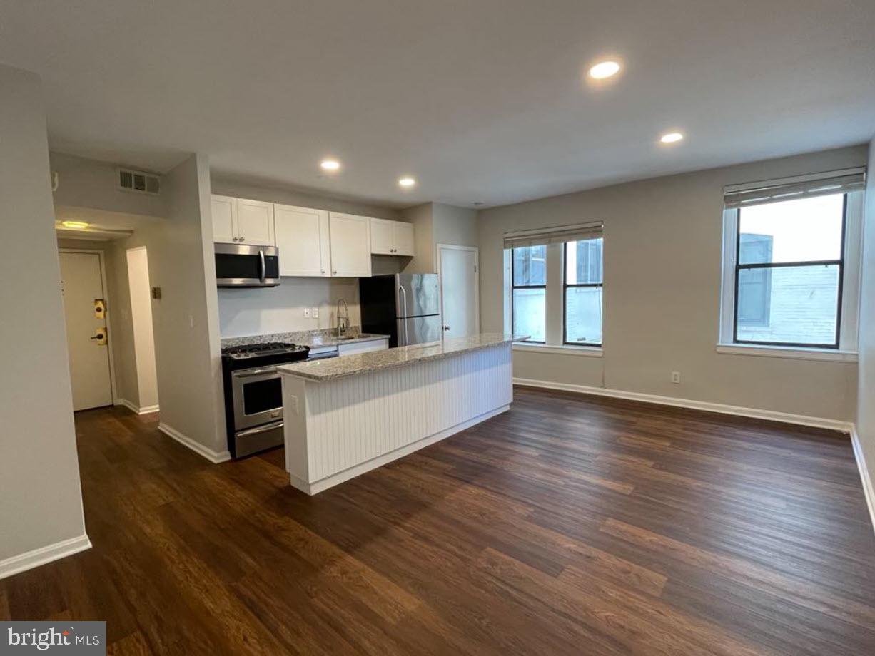 1669 COLUMBIA RD NW #215, WASHINGTON, District Of Columbia 20009, 1 Bedroom Bedrooms, ,1 BathroomBathrooms,Residential,For sale,1669 COLUMBIA RD NW #215,DCDC2206188 MLS # DCDC2206188