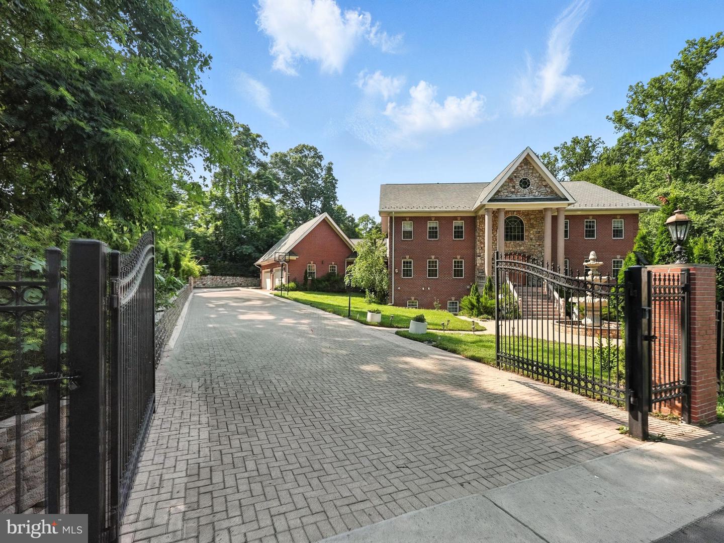 1712 BRIAR RIDGE RD, MCLEAN, Virginia 22101, 10 Bedrooms Bedrooms, ,11 BathroomsBathrooms,Residential,For sale,1712 BRIAR RIDGE RD,VAFX2248158 MLS # VAFX2248158