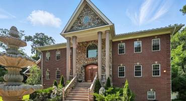 1712 BRIAR RIDGE RD, MCLEAN, Virginia 22101, 10 Bedrooms Bedrooms, ,11 BathroomsBathrooms,Residential,For sale,1712 BRIAR RIDGE RD,VAFX2248158 MLS # VAFX2248158