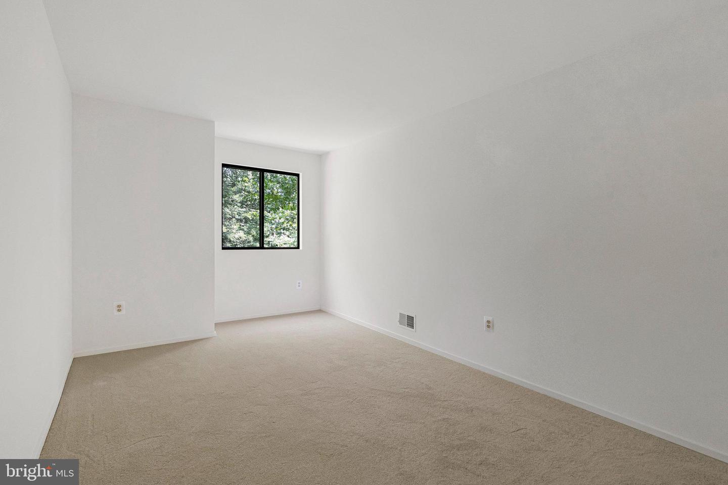 11908 MOSS POINT LN, RESTON, Virginia 20194, 3 Bedrooms Bedrooms, ,3 BathroomsBathrooms,Residential,For sale,11908 MOSS POINT LN,VAFX2248196 MLS # VAFX2248196