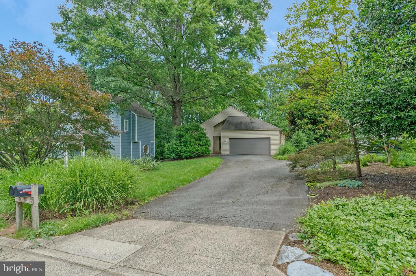 11908 MOSS POINT LN, RESTON, Virginia 20194, 3 Bedrooms Bedrooms, ,3 BathroomsBathrooms,Residential,For sale,11908 MOSS POINT LN,VAFX2248196 MLS # VAFX2248196