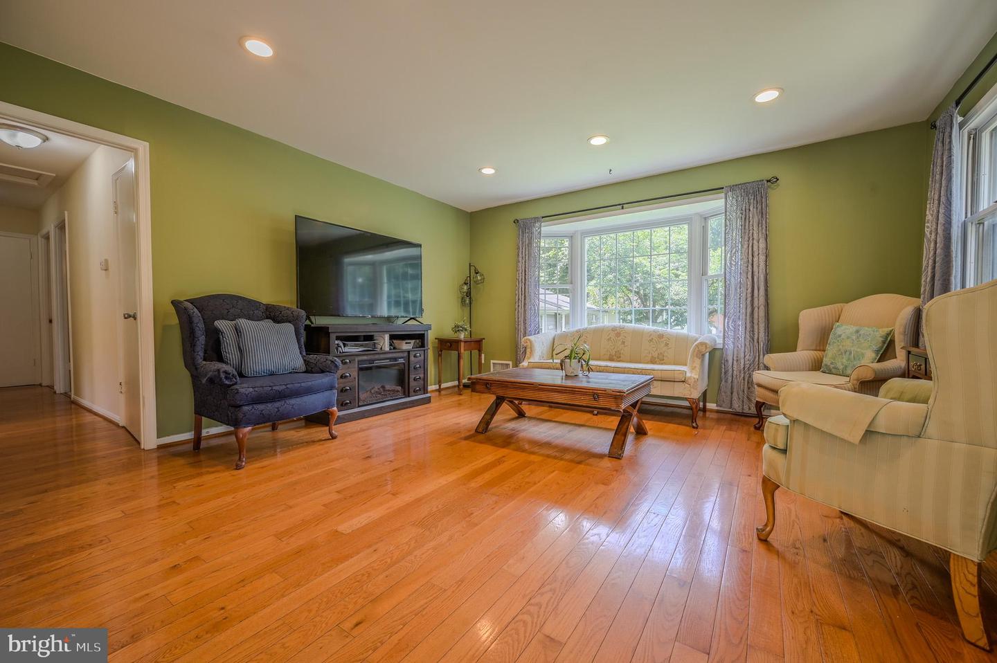 2893 CHALET CT, WOODBRIDGE, Virginia 22192, 3 Bedrooms Bedrooms, ,2 BathroomsBathrooms,Residential,For sale,2893 CHALET CT,VAPW2097524 MLS # VAPW2097524