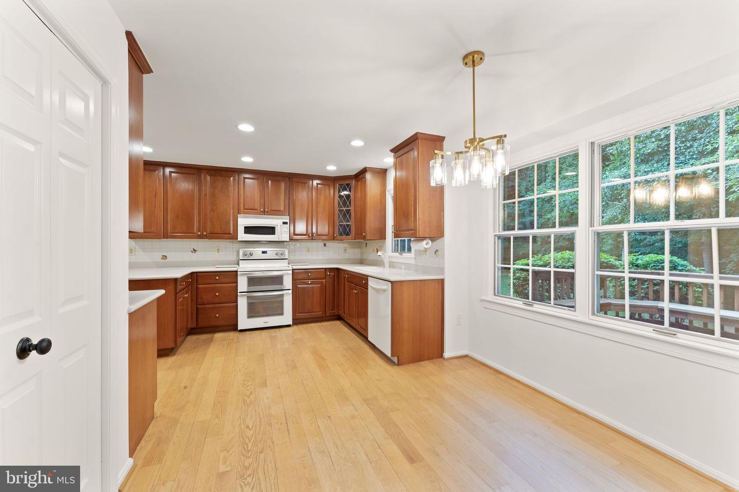 10912 BLUE ROAN RD, OAKTON, Virginia 22124, 4 Bedrooms Bedrooms, ,3 BathroomsBathrooms,Residential,For sale,10912 BLUE ROAN RD,VAFX2249182 MLS # VAFX2249182