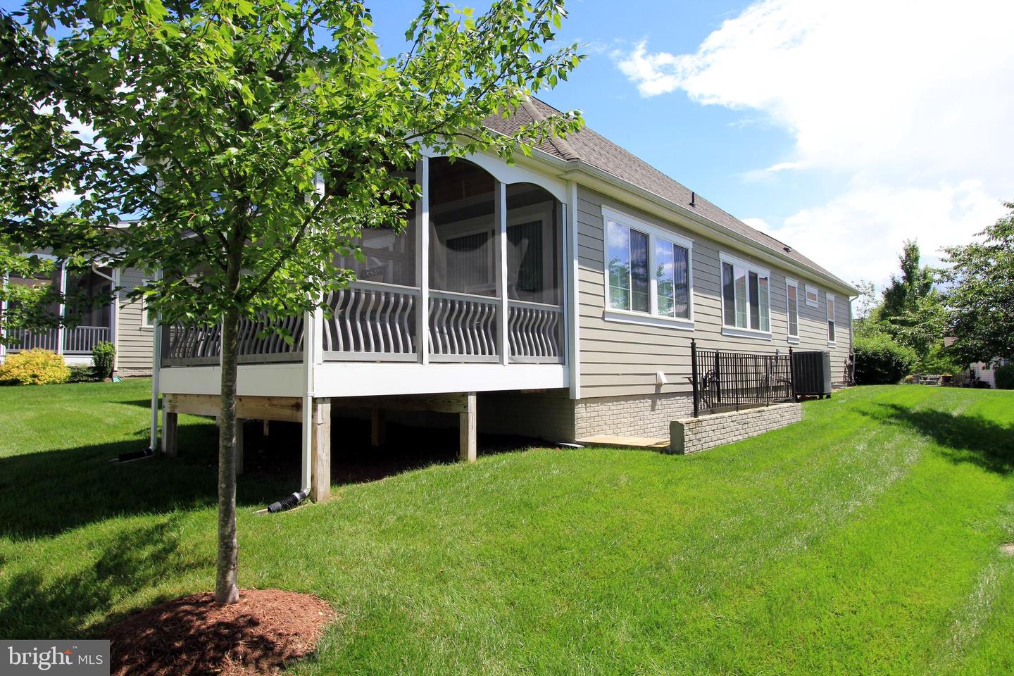 116 COTTONTAIL DR, LAKE FREDERICK, Virginia 22630, 3 Bedrooms Bedrooms, 8 Rooms Rooms,3 BathroomsBathrooms,Residential,For sale,116 COTTONTAIL DR,VAFV2035016 MLS # VAFV2035016
