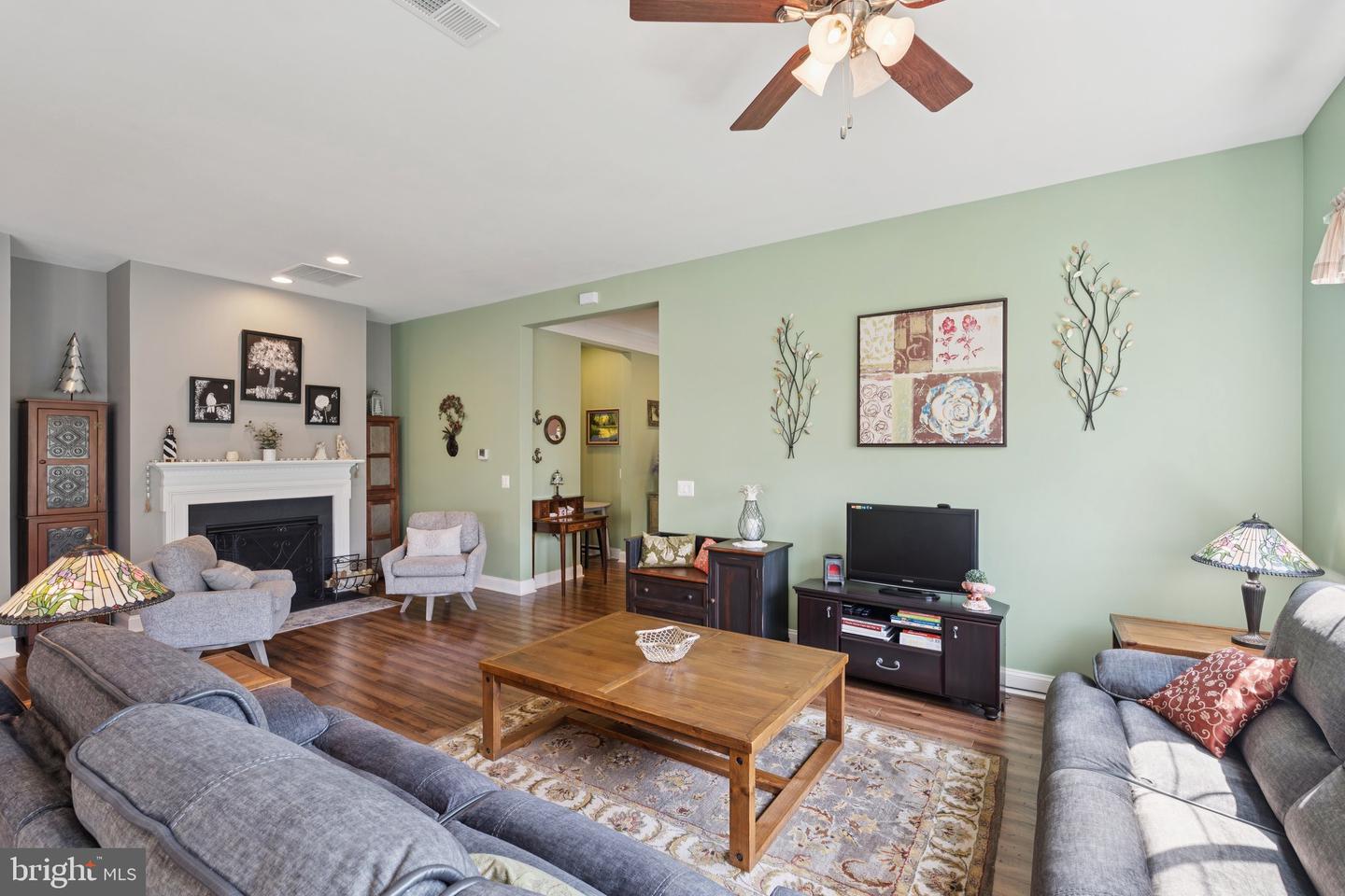 116 COTTONTAIL DR, LAKE FREDERICK, Virginia 22630, 3 Bedrooms Bedrooms, 8 Rooms Rooms,3 BathroomsBathrooms,Residential,For sale,116 COTTONTAIL DR,VAFV2035016 MLS # VAFV2035016