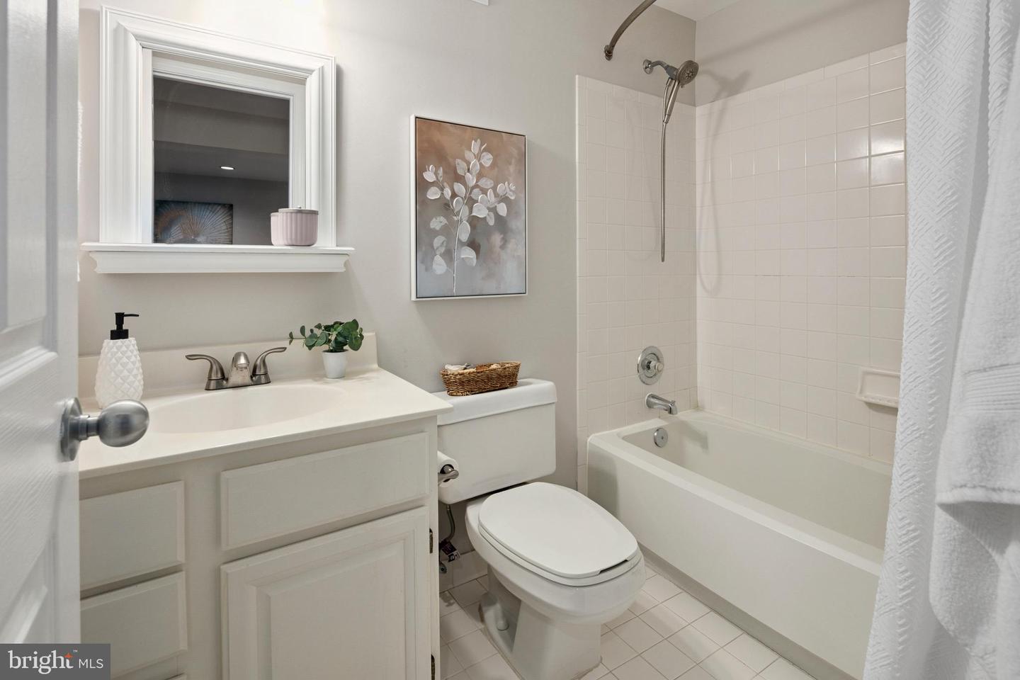 11415 HOLLOW TIMBER CT, RESTON, Virginia 20194, 4 Bedrooms Bedrooms, ,3 BathroomsBathrooms,Residential,For sale,11415 HOLLOW TIMBER CT,VAFX2249378 MLS # VAFX2249378