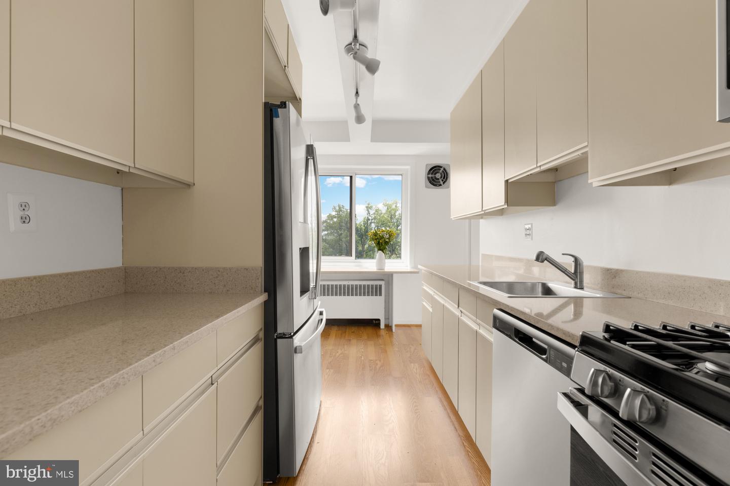4201 CATHEDRAL AVE NW #1405W, WASHINGTON, District Of Columbia 20016, 3 Bedrooms Bedrooms, ,2 BathroomsBathrooms,Residential,For sale,4201 CATHEDRAL AVE NW #1405W,DCDC2207162 MLS # DCDC2207162
