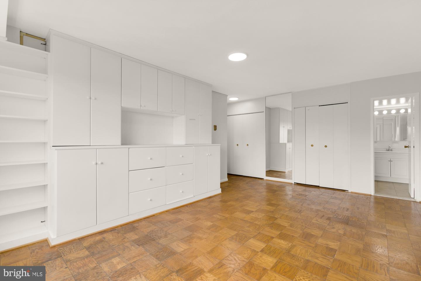 4201 CATHEDRAL AVE NW #1405W, WASHINGTON, District Of Columbia 20016, 3 Bedrooms Bedrooms, ,2 BathroomsBathrooms,Residential,For sale,4201 CATHEDRAL AVE NW #1405W,DCDC2207162 MLS # DCDC2207162