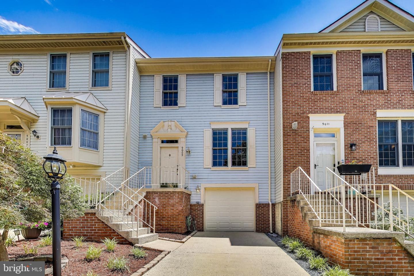 9009 MARIE CT, LORTON, Virginia 22079, 3 Bedrooms Bedrooms, ,2 BathroomsBathrooms,Residential,For sale,9009 MARIE CT,VAFX2249776 MLS # VAFX2249776