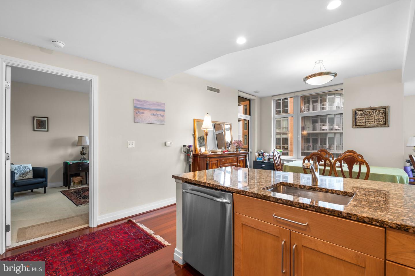 8220 CRESTWOOD HEIGHTS DR #1217, MCLEAN, Virginia 22102, 2 Bedrooms Bedrooms, ,2 BathroomsBathrooms,Residential,For sale,8220 CRESTWOOD HEIGHTS DR #1217,VAFX2249912 MLS # VAFX2249912