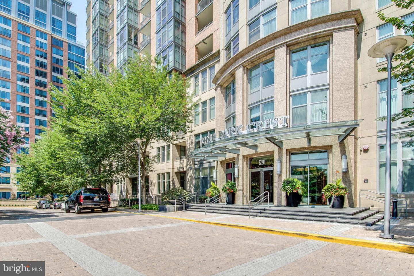 8220 CRESTWOOD HEIGHTS DR #1217, MCLEAN, Virginia 22102, 2 Bedrooms Bedrooms, ,2 BathroomsBathrooms,Residential,For sale,8220 CRESTWOOD HEIGHTS DR #1217,VAFX2249912 MLS # VAFX2249912
