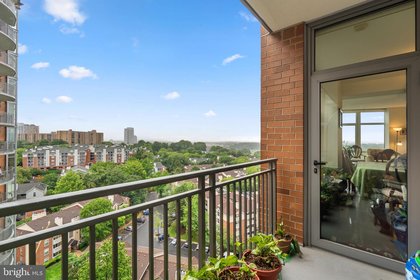 8220 CRESTWOOD HEIGHTS DR #1217, MCLEAN, Virginia 22102, 2 Bedrooms Bedrooms, ,2 BathroomsBathrooms,Residential,For sale,8220 CRESTWOOD HEIGHTS DR #1217,VAFX2249912 MLS # VAFX2249912