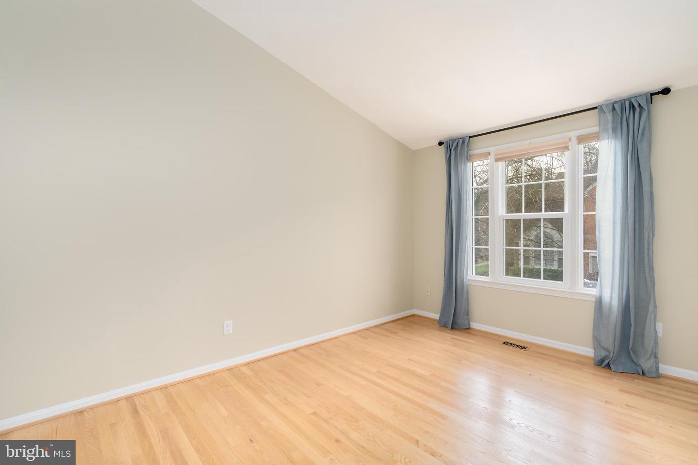 1906 DUFFIELD LN, ALEXANDRIA, Virginia 22307, 3 Bedrooms Bedrooms, ,2 BathroomsBathrooms,Residential,For sale,1906 DUFFIELD LN,VAFX2249944 MLS # VAFX2249944