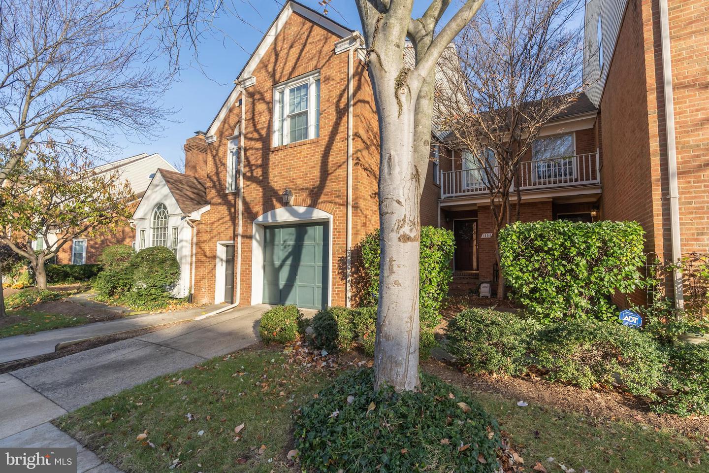 1906 DUFFIELD LN, ALEXANDRIA, Virginia 22307, 3 Bedrooms Bedrooms, ,2 BathroomsBathrooms,Residential,For sale,1906 DUFFIELD LN,VAFX2249944 MLS # VAFX2249944
