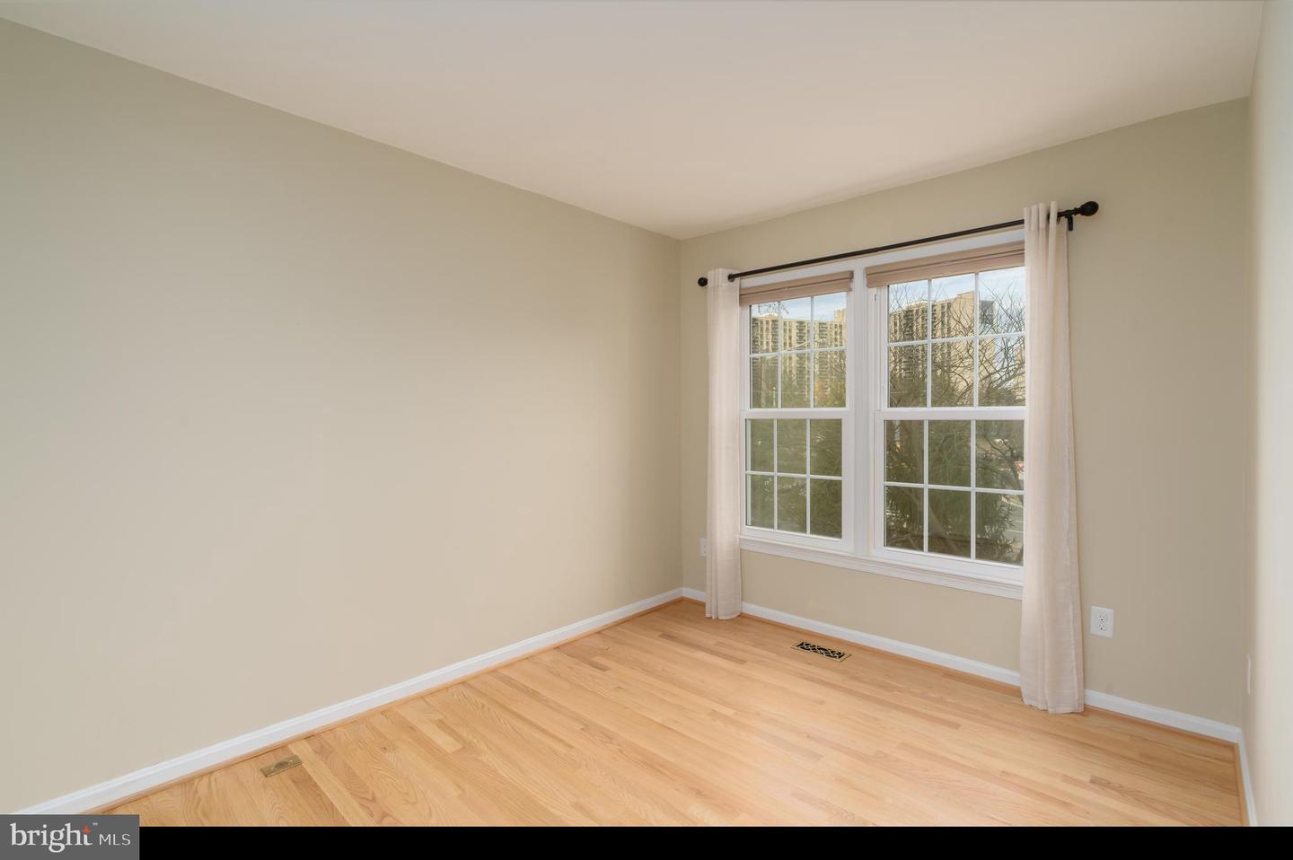 1906 DUFFIELD LN, ALEXANDRIA, Virginia 22307, 3 Bedrooms Bedrooms, ,2 BathroomsBathrooms,Residential,For sale,1906 DUFFIELD LN,VAFX2249944 MLS # VAFX2249944