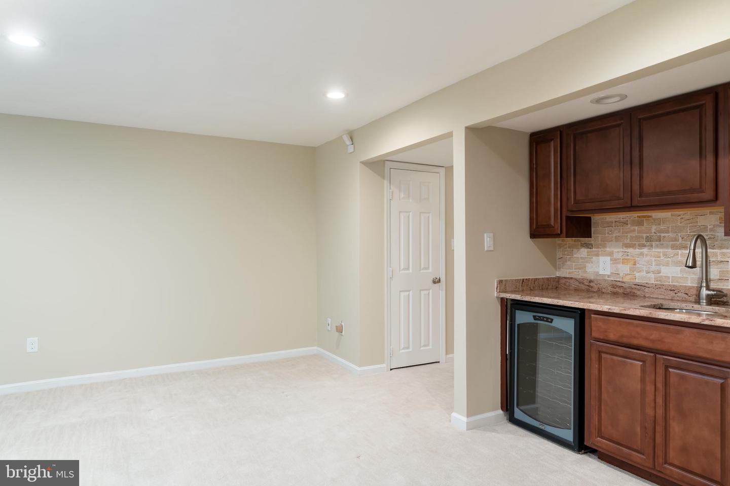1906 DUFFIELD LN, ALEXANDRIA, Virginia 22307, 3 Bedrooms Bedrooms, ,2 BathroomsBathrooms,Residential,For sale,1906 DUFFIELD LN,VAFX2249944 MLS # VAFX2249944