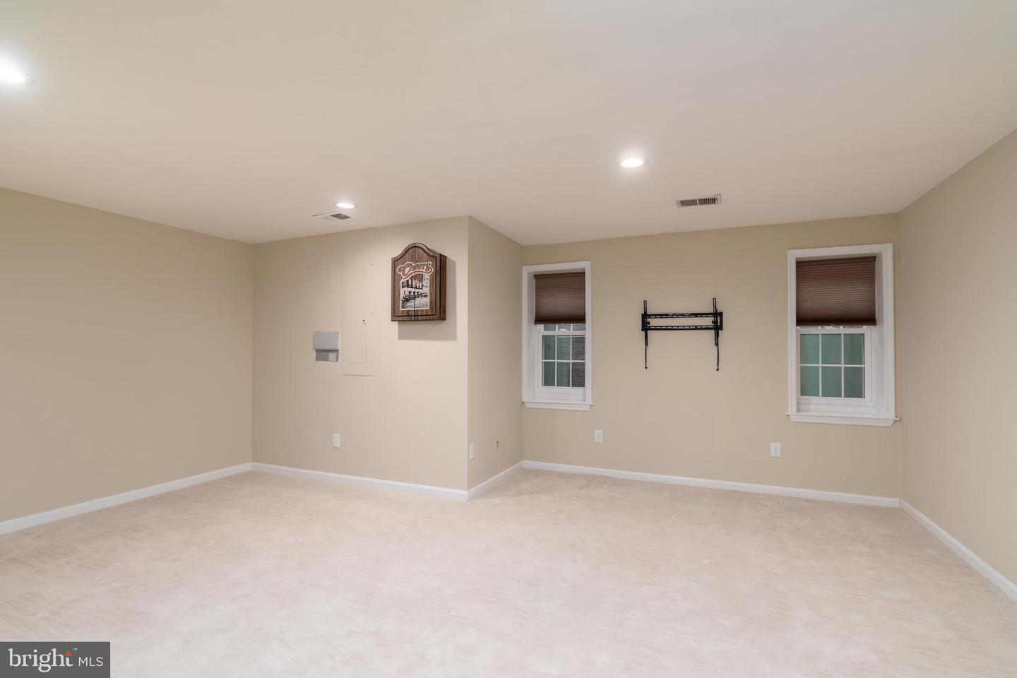 1906 DUFFIELD LN, ALEXANDRIA, Virginia 22307, 3 Bedrooms Bedrooms, ,2 BathroomsBathrooms,Residential,For sale,1906 DUFFIELD LN,VAFX2249944 MLS # VAFX2249944