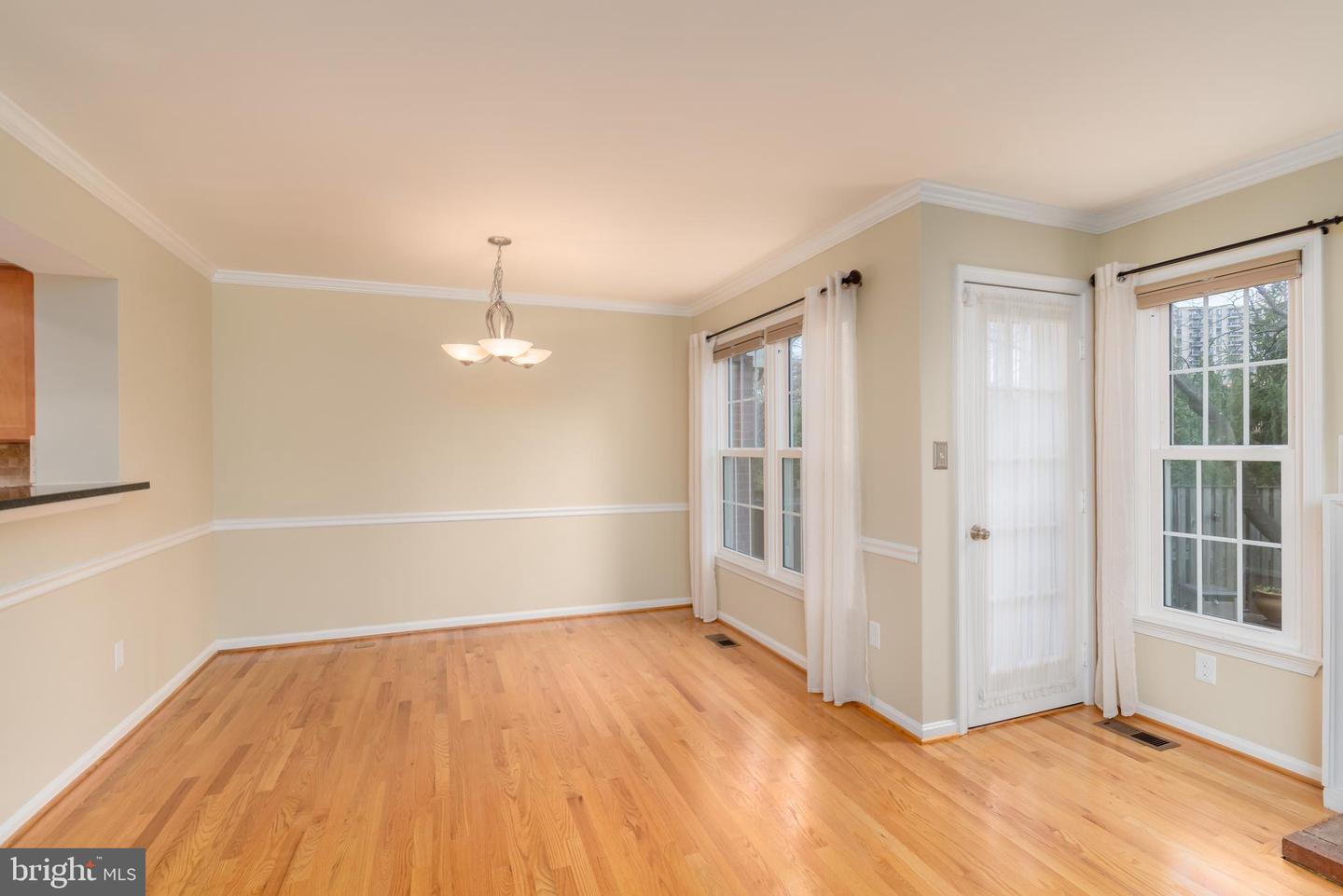 1906 DUFFIELD LN, ALEXANDRIA, Virginia 22307, 3 Bedrooms Bedrooms, ,2 BathroomsBathrooms,Residential,For sale,1906 DUFFIELD LN,VAFX2249944 MLS # VAFX2249944