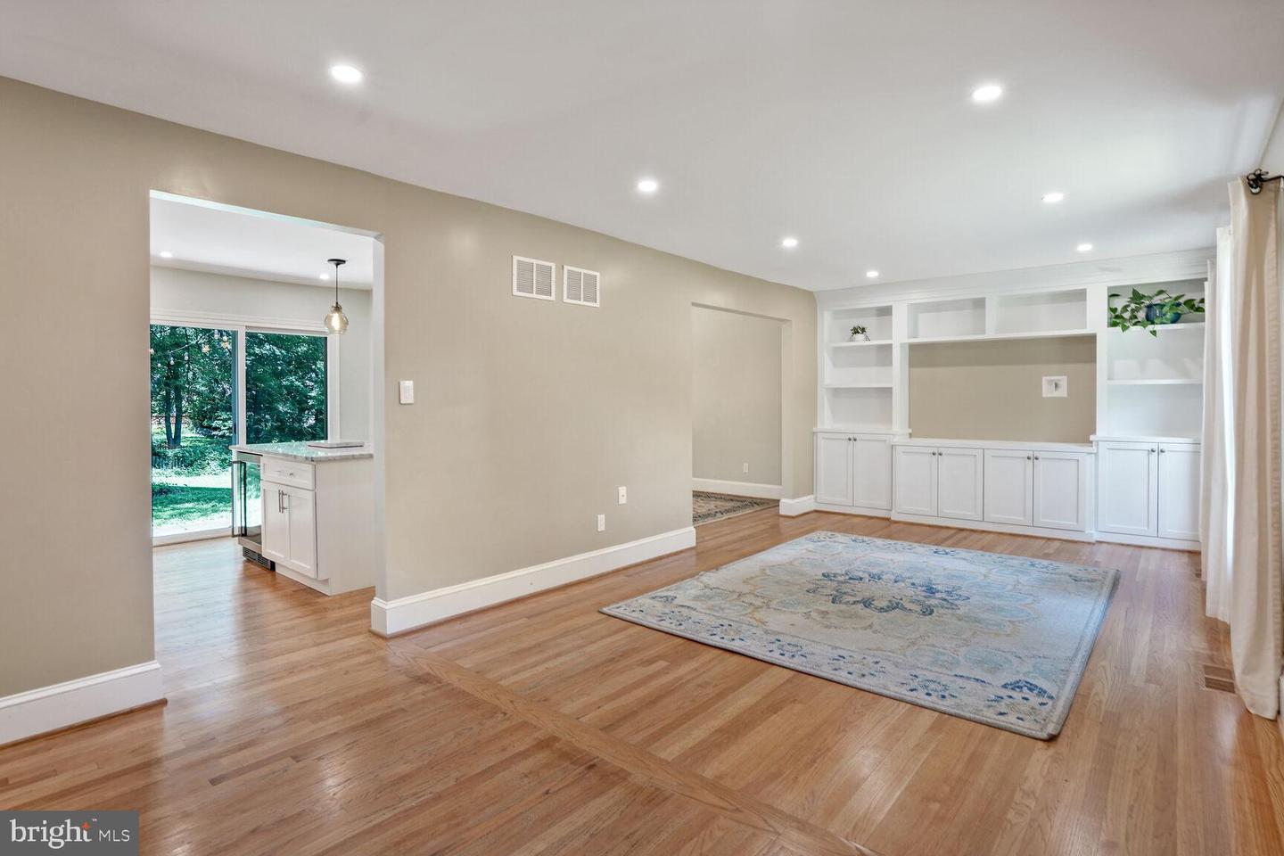 8614 BRAEBURN DR, ANNANDALE, Virginia 22003, 6 Bedrooms Bedrooms, ,3 BathroomsBathrooms,Residential,For sale,8614 BRAEBURN DR,VAFX2249946 MLS # VAFX2249946