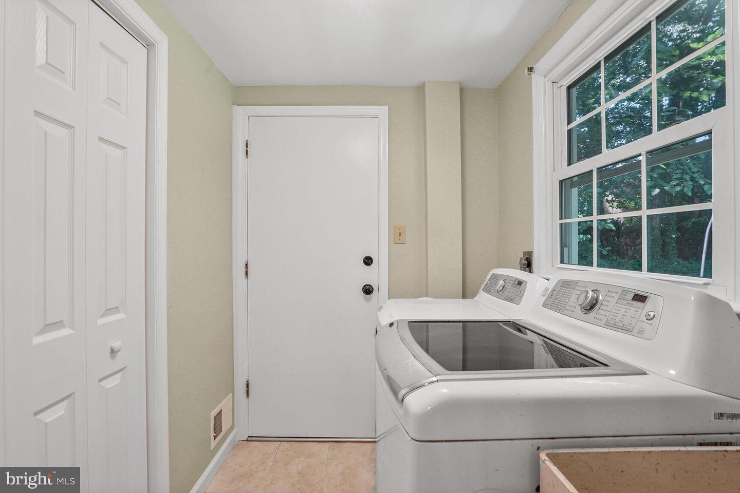 8614 BRAEBURN DR, ANNANDALE, Virginia 22003, 6 Bedrooms Bedrooms, ,3 BathroomsBathrooms,Residential,For sale,8614 BRAEBURN DR,VAFX2249946 MLS # VAFX2249946