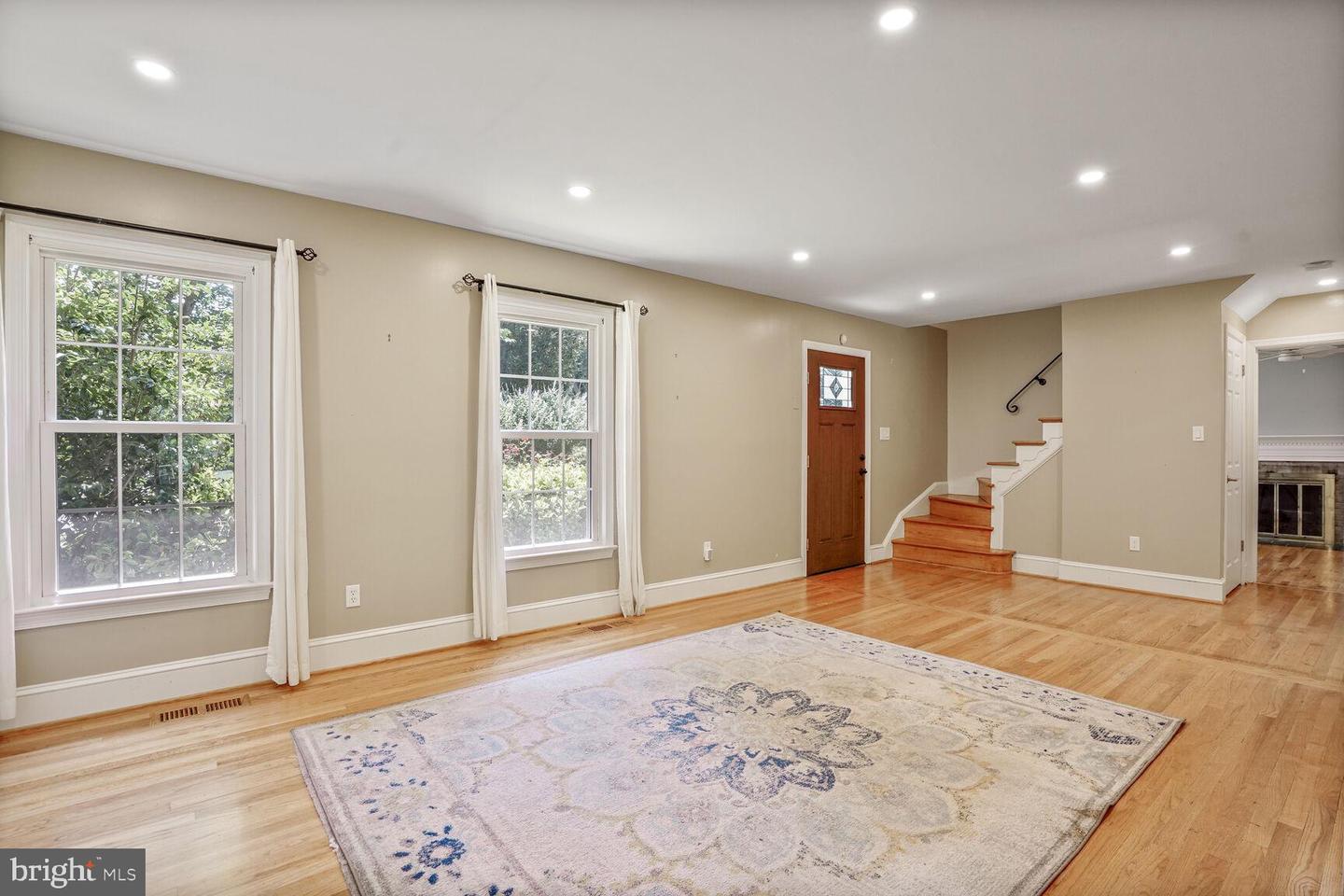 8614 BRAEBURN DR, ANNANDALE, Virginia 22003, 6 Bedrooms Bedrooms, ,3 BathroomsBathrooms,Residential,For sale,8614 BRAEBURN DR,VAFX2249946 MLS # VAFX2249946