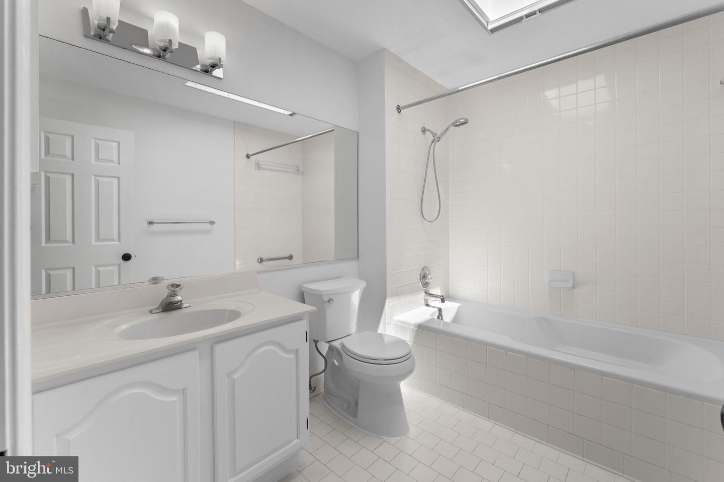 5310 CONNECTICUT AVE NW #4, WASHINGTON, District Of Columbia 20015, 3 Bedrooms Bedrooms, ,3 BathroomsBathrooms,Residential,For sale,5310 CONNECTICUT AVE NW #4,DCDC2207468 MLS # DCDC2207468