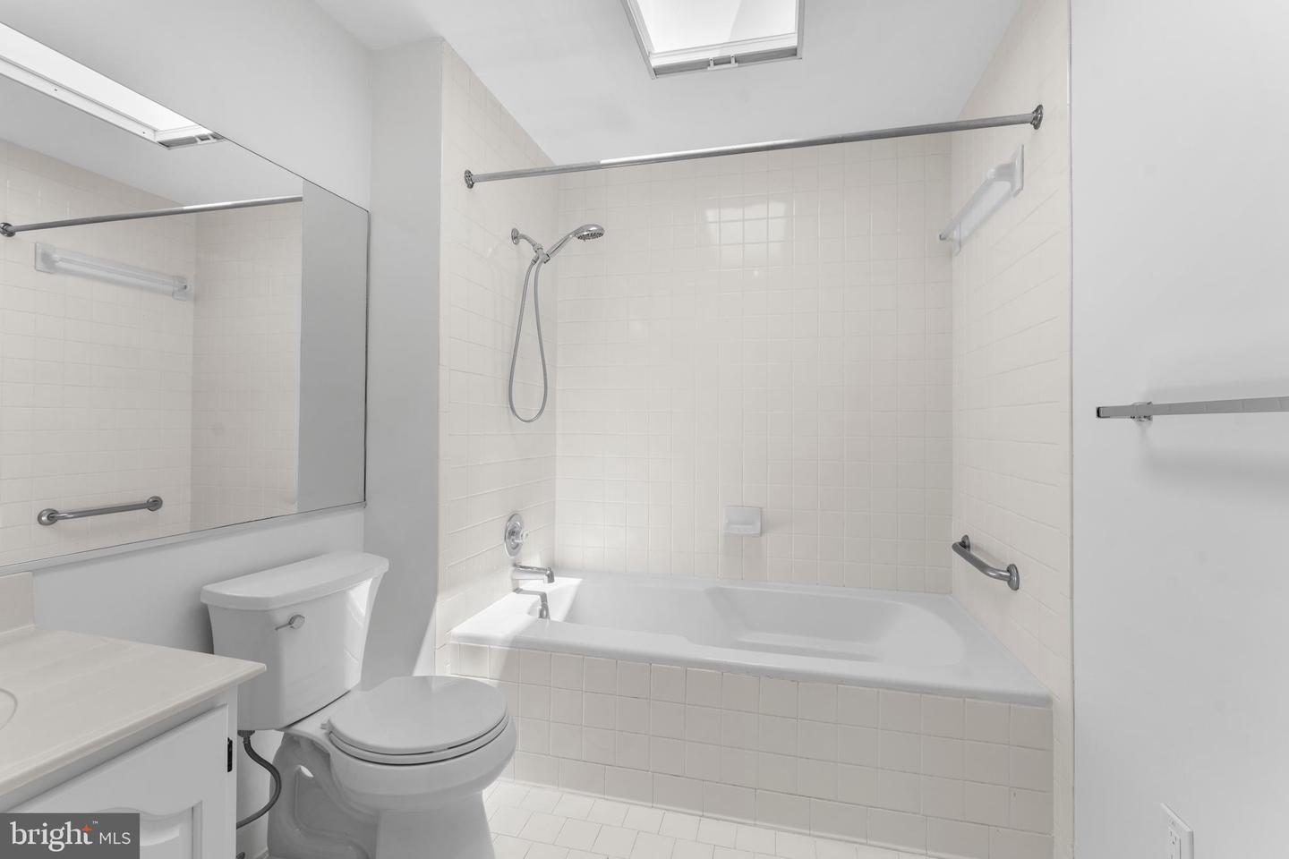 5310 CONNECTICUT AVE NW #4, WASHINGTON, District Of Columbia 20015, 3 Bedrooms Bedrooms, ,3 BathroomsBathrooms,Residential,For sale,5310 CONNECTICUT AVE NW #4,DCDC2207468 MLS # DCDC2207468
