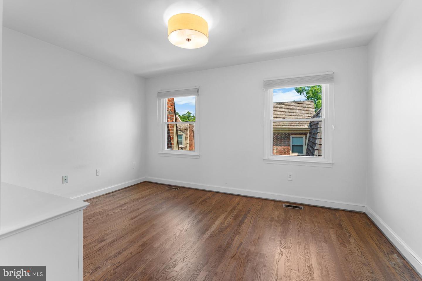 5310 CONNECTICUT AVE NW #4, WASHINGTON, District Of Columbia 20015, 3 Bedrooms Bedrooms, ,3 BathroomsBathrooms,Residential,For sale,5310 CONNECTICUT AVE NW #4,DCDC2207468 MLS # DCDC2207468