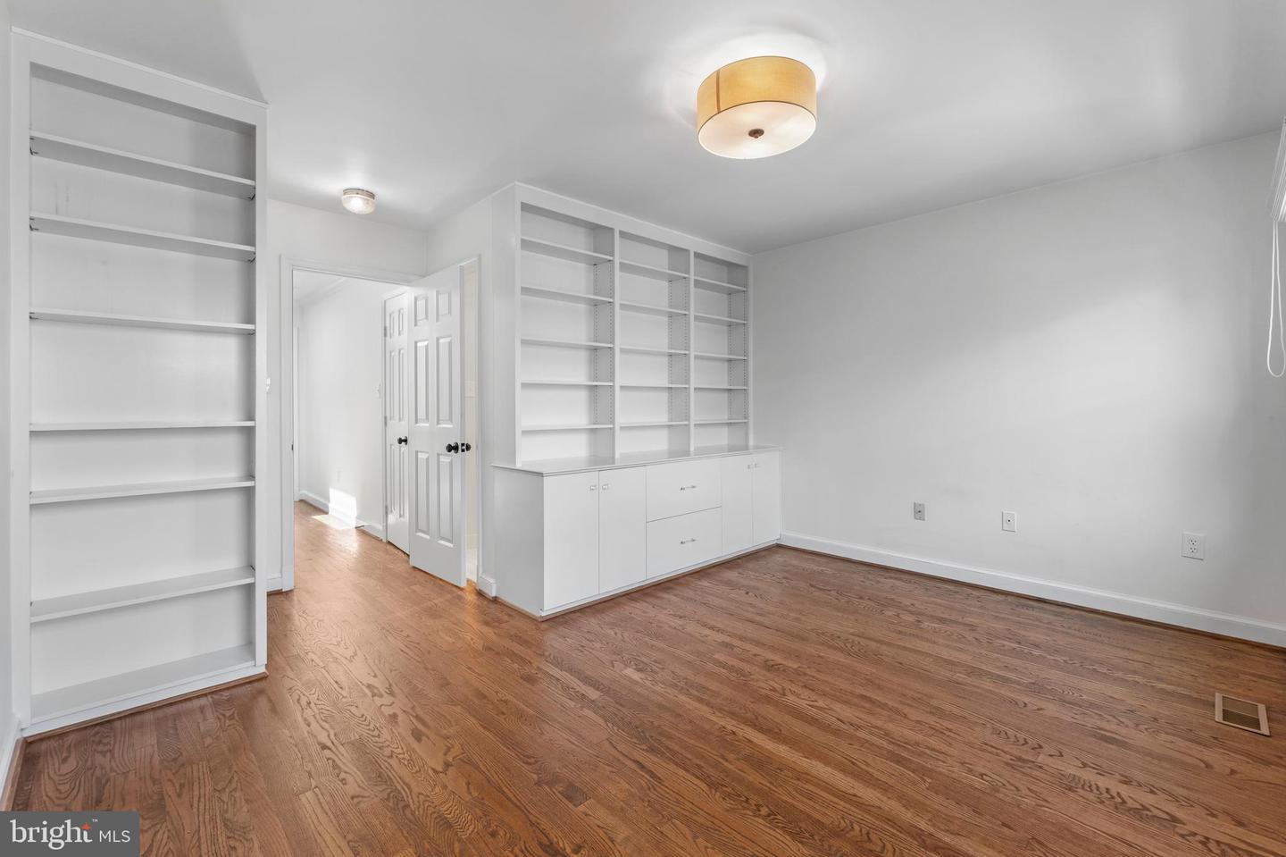 5310 CONNECTICUT AVE NW #4, WASHINGTON, District Of Columbia 20015, 3 Bedrooms Bedrooms, ,3 BathroomsBathrooms,Residential,For sale,5310 CONNECTICUT AVE NW #4,DCDC2207468 MLS # DCDC2207468
