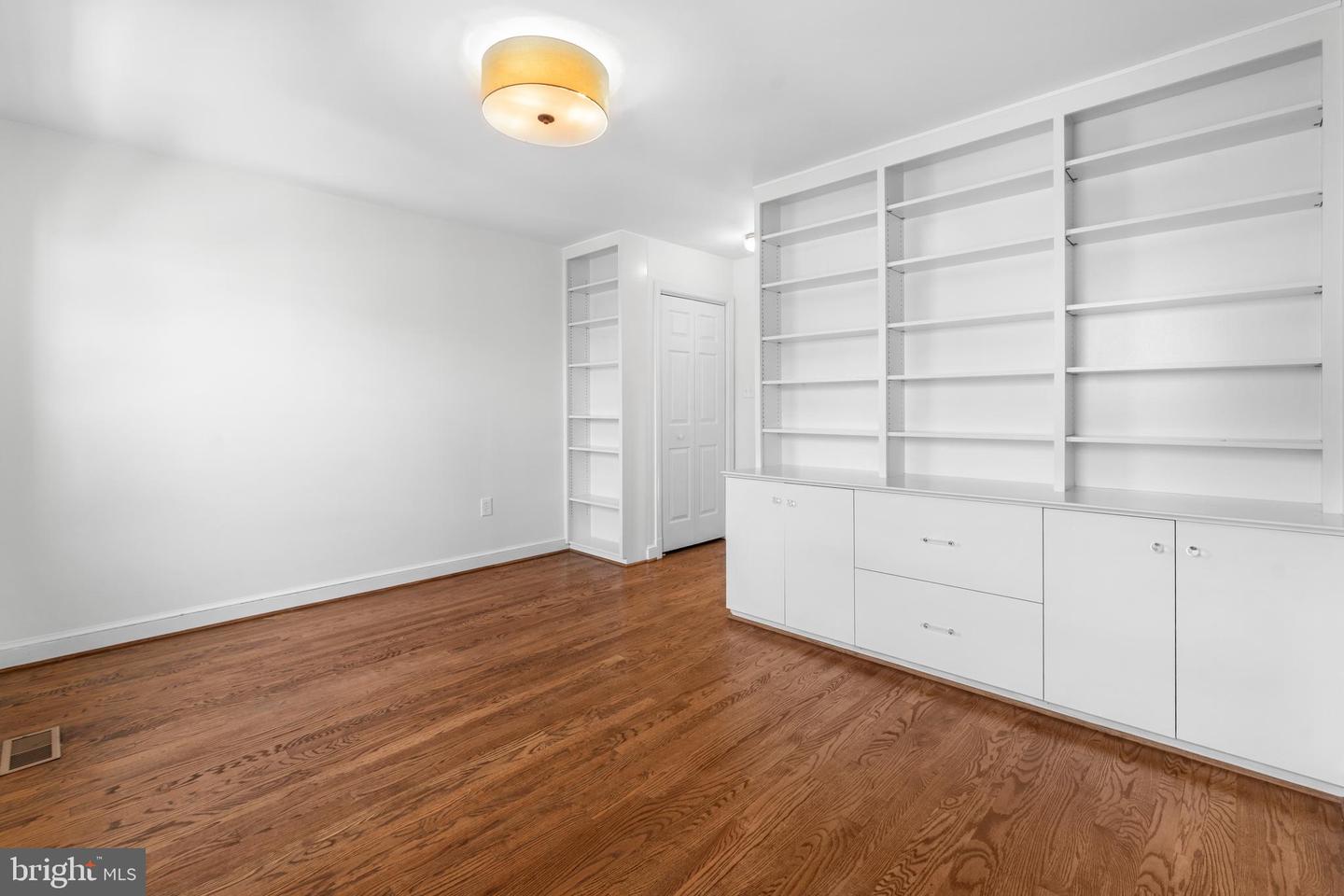 5310 CONNECTICUT AVE NW #4, WASHINGTON, District Of Columbia 20015, 3 Bedrooms Bedrooms, ,3 BathroomsBathrooms,Residential,For sale,5310 CONNECTICUT AVE NW #4,DCDC2207468 MLS # DCDC2207468