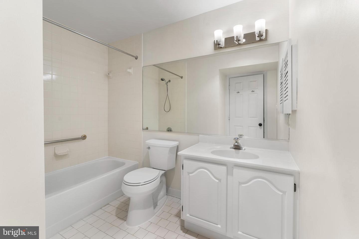 5310 CONNECTICUT AVE NW #4, WASHINGTON, District Of Columbia 20015, 3 Bedrooms Bedrooms, ,3 BathroomsBathrooms,Residential,For sale,5310 CONNECTICUT AVE NW #4,DCDC2207468 MLS # DCDC2207468