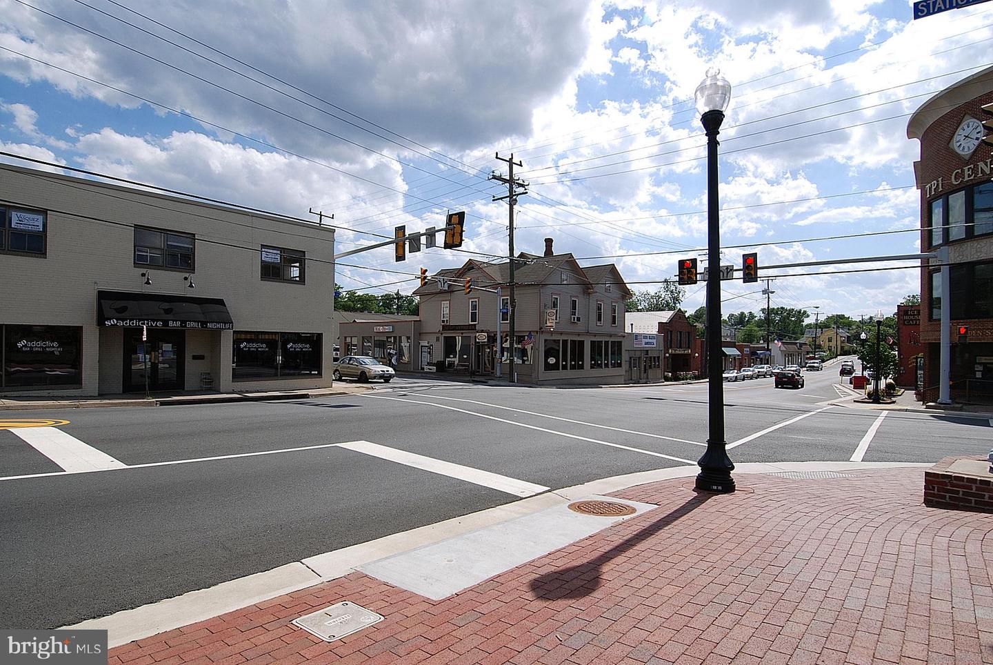 205 MEETING HOUSE STATION SQ #306, HERNDON, Virginia 20170, 2 Bedrooms Bedrooms, ,2 BathroomsBathrooms,Residential,For sale,205 MEETING HOUSE STATION SQ #306,VAFX2250152 MLS # VAFX2250152