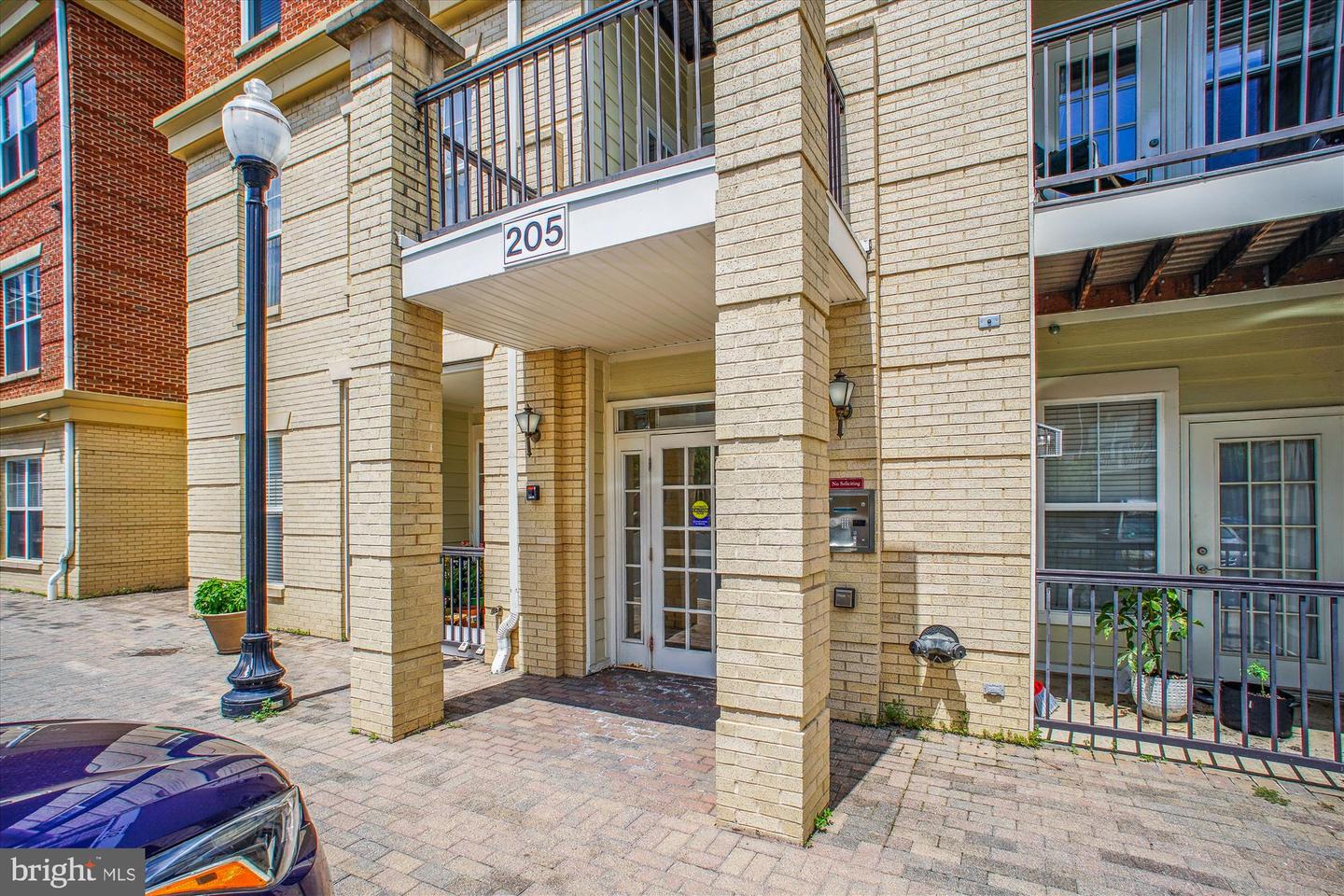 205 MEETING HOUSE STATION SQ #306, HERNDON, Virginia 20170, 2 Bedrooms Bedrooms, ,2 BathroomsBathrooms,Residential,For sale,205 MEETING HOUSE STATION SQ #306,VAFX2250152 MLS # VAFX2250152