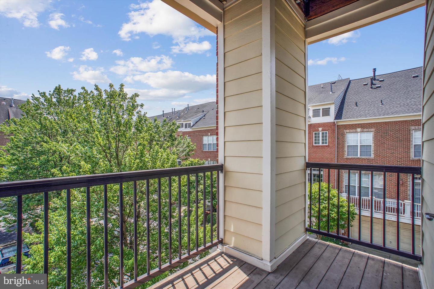 205 MEETING HOUSE STATION SQ #306, HERNDON, Virginia 20170, 2 Bedrooms Bedrooms, ,2 BathroomsBathrooms,Residential,For sale,205 MEETING HOUSE STATION SQ #306,VAFX2250152 MLS # VAFX2250152