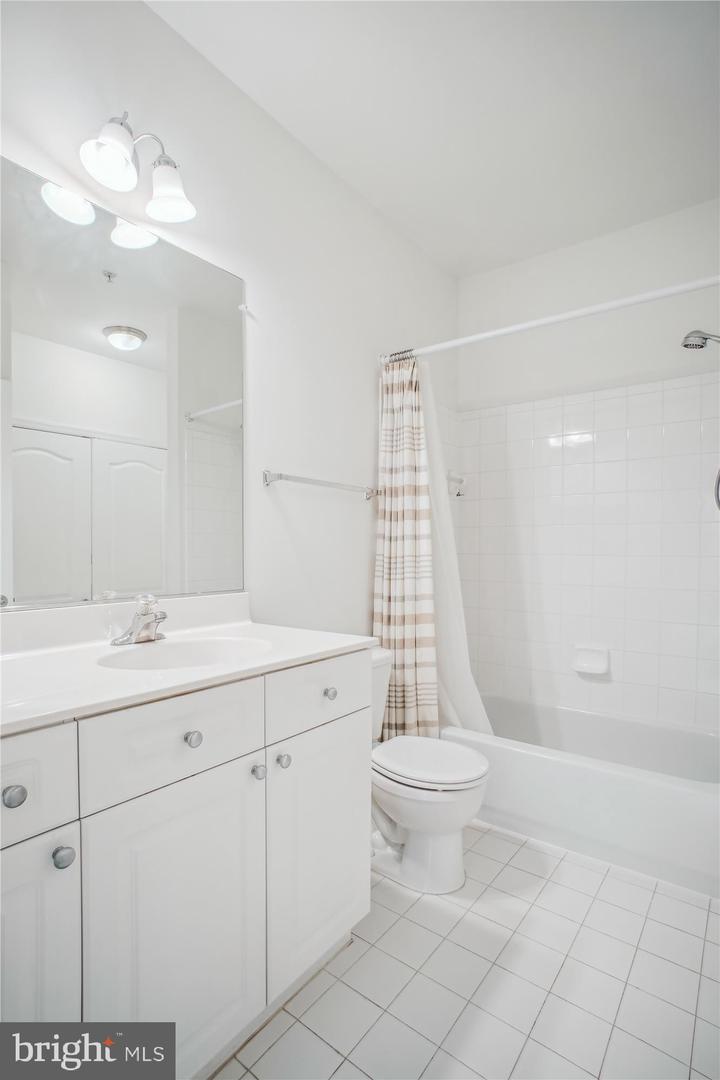205 MEETING HOUSE STATION SQ #306, HERNDON, Virginia 20170, 2 Bedrooms Bedrooms, ,2 BathroomsBathrooms,Residential,For sale,205 MEETING HOUSE STATION SQ #306,VAFX2250152 MLS # VAFX2250152
